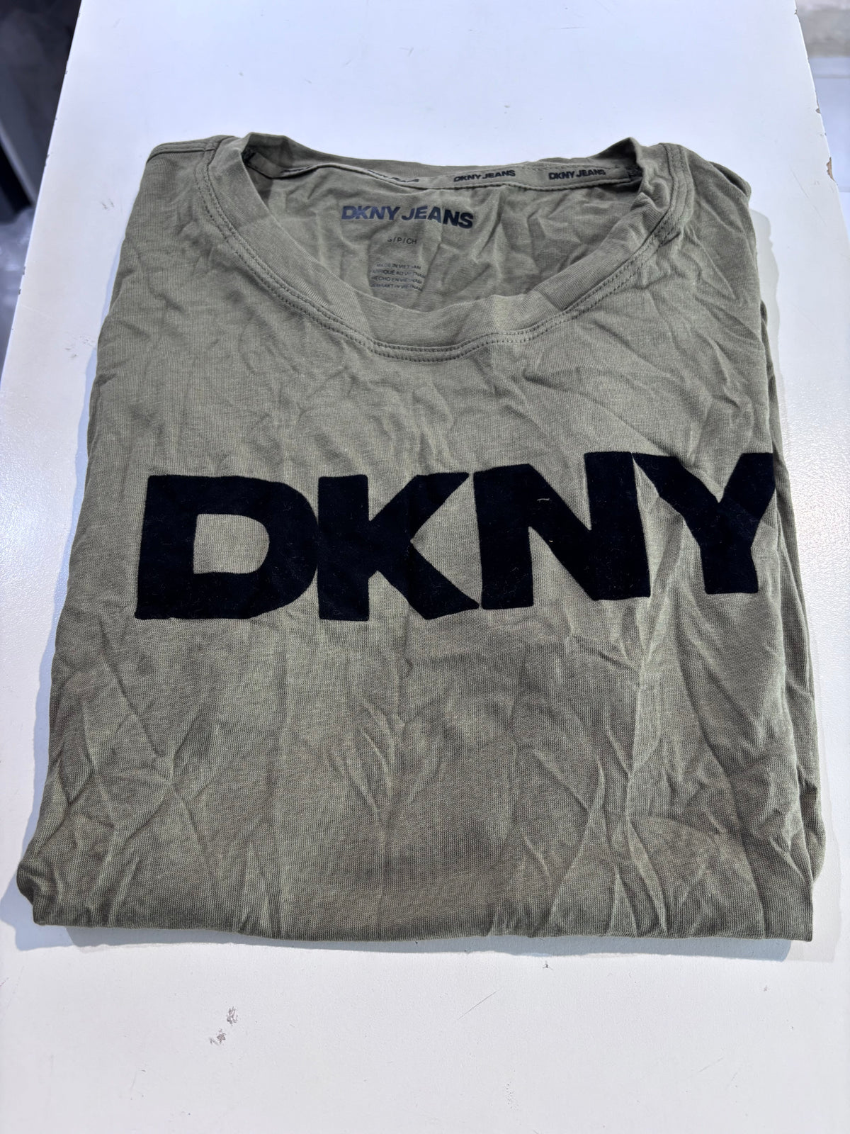 Playera DKNY verde