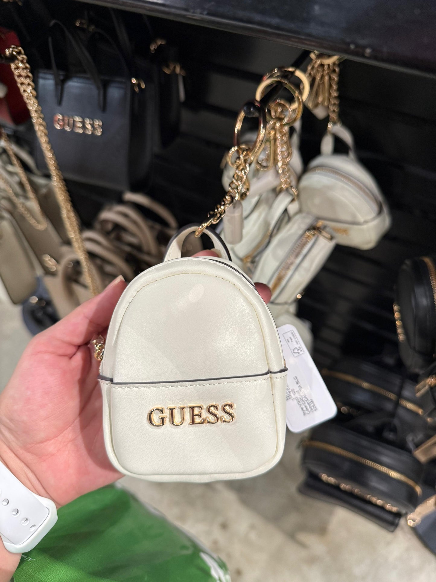 Llavero Guess backpack crema