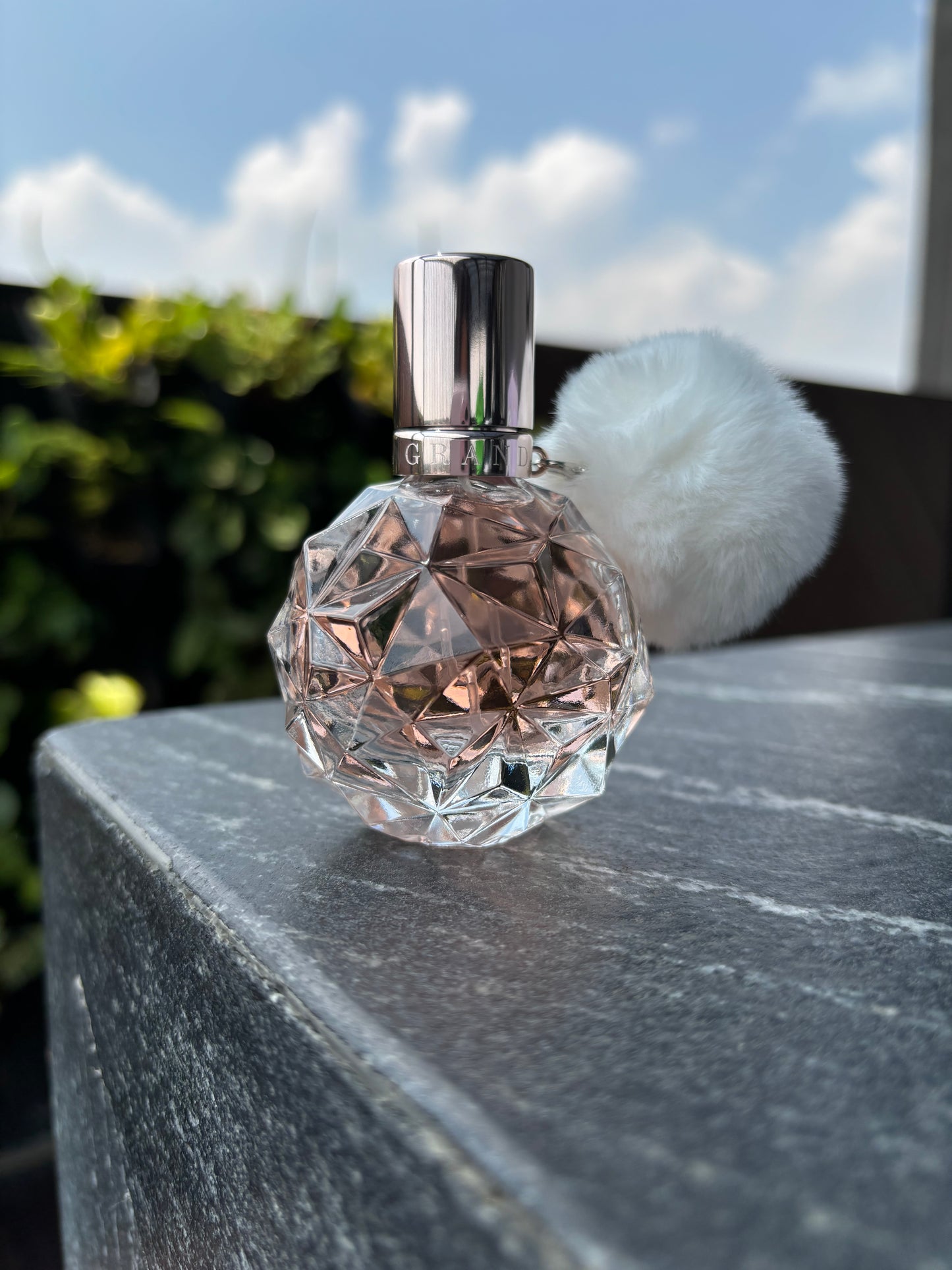 Perfume Ari By- Ariadna grande 30ml