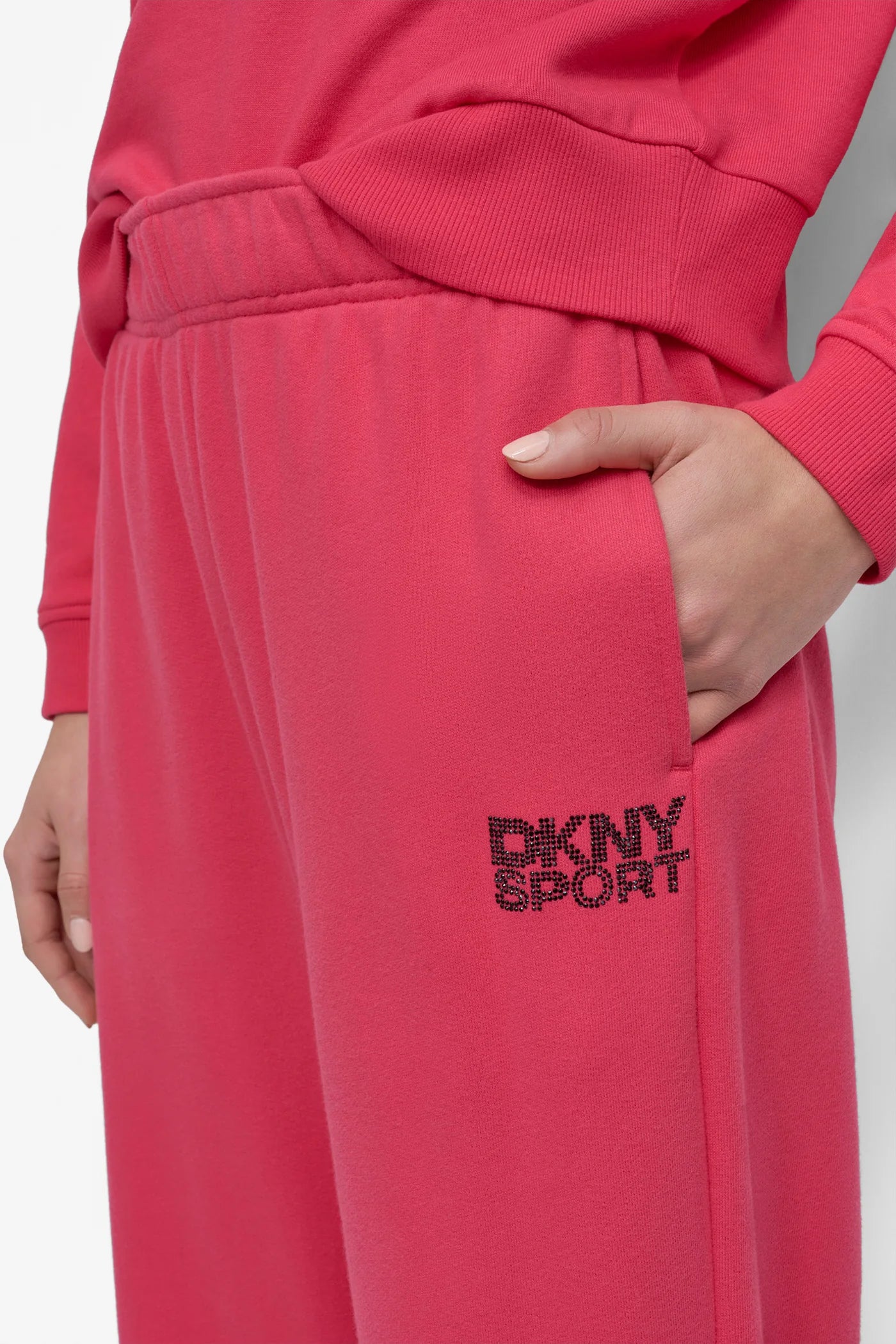 Pants DKNY coral con letras de brillos negras