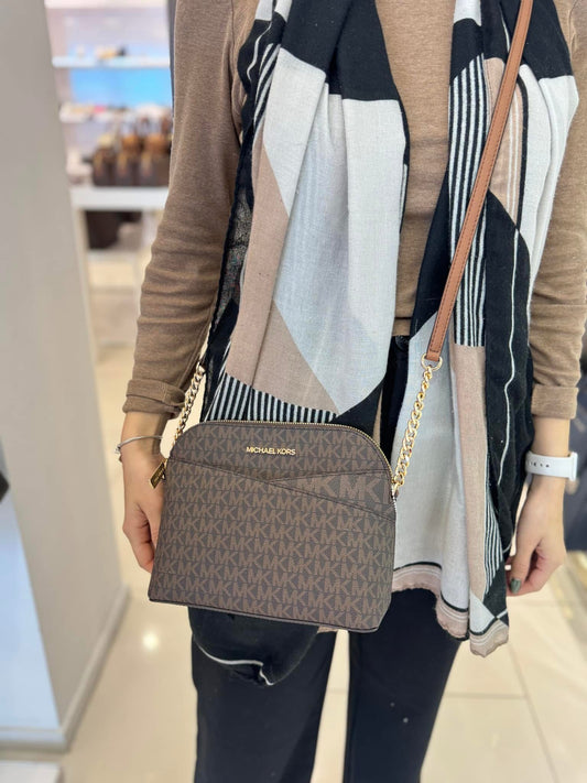Crossbody Michael K café con monogram