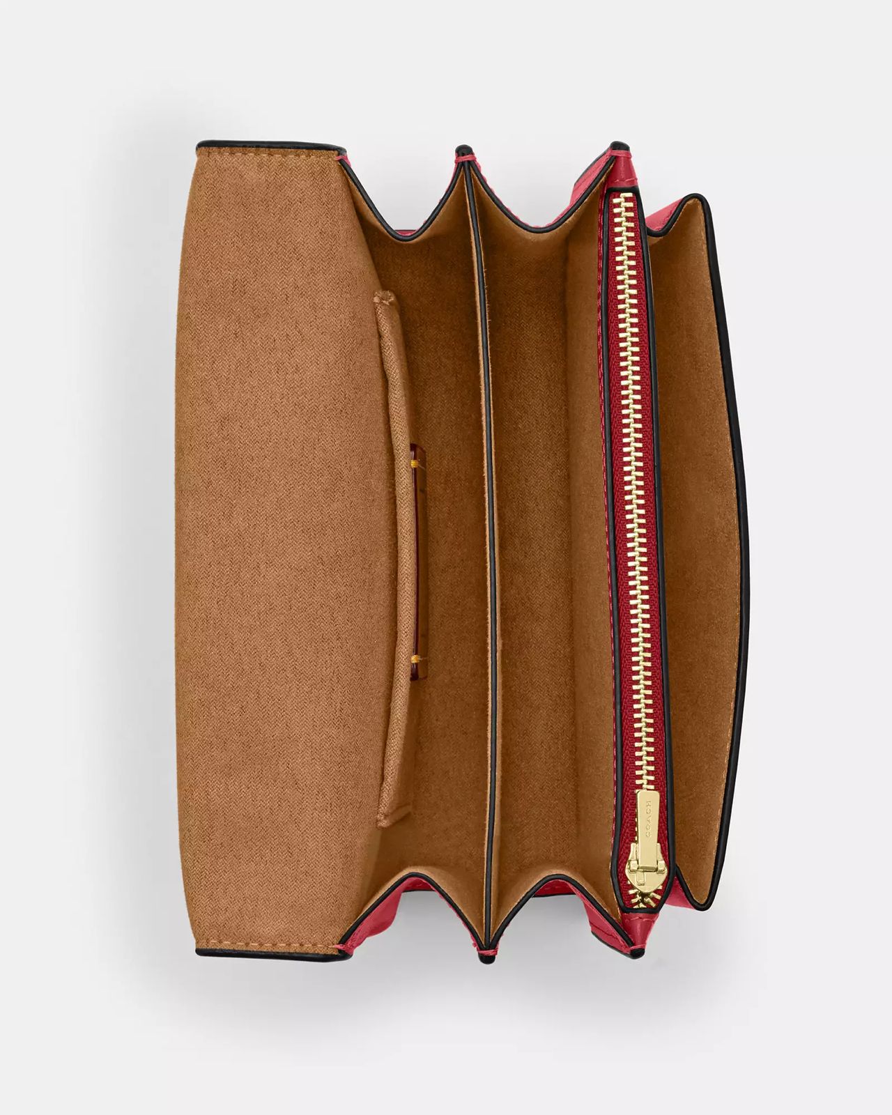 Crossbody Couch True roja, placa y strap de cadena dorada