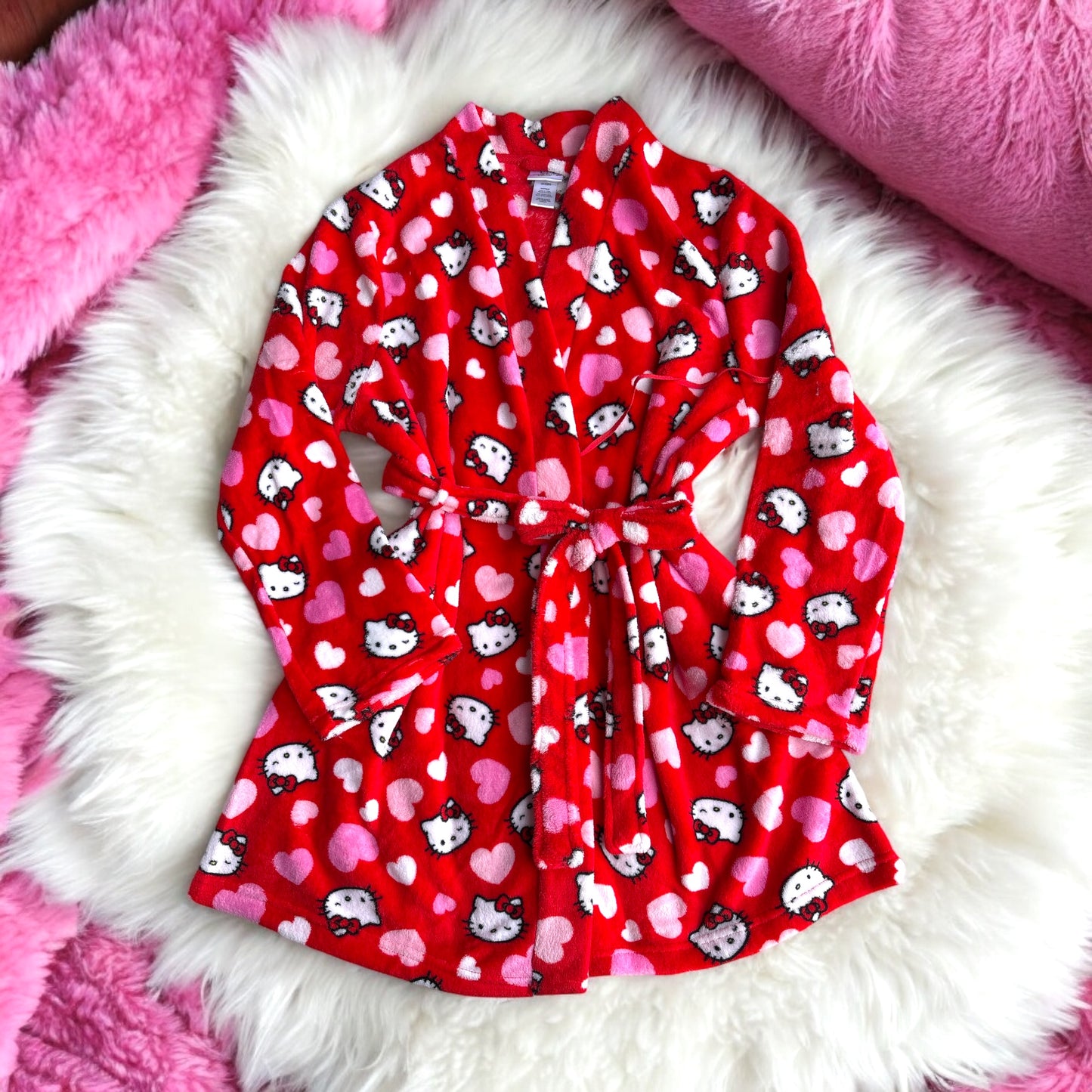 Bata Hello Kitty roja para niña