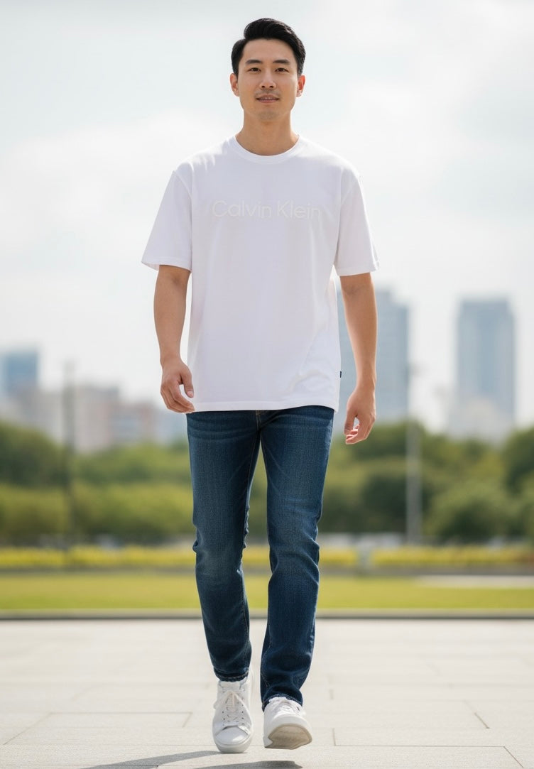 Playera Calvin k blanco con letras blanca para caballero
