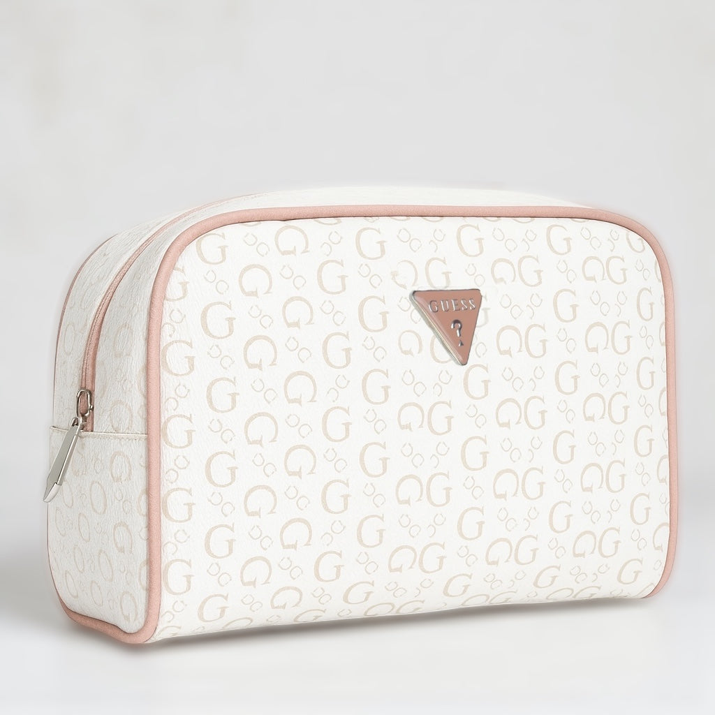 Cosmetiquera Guess crema con rosa, y placa rosa