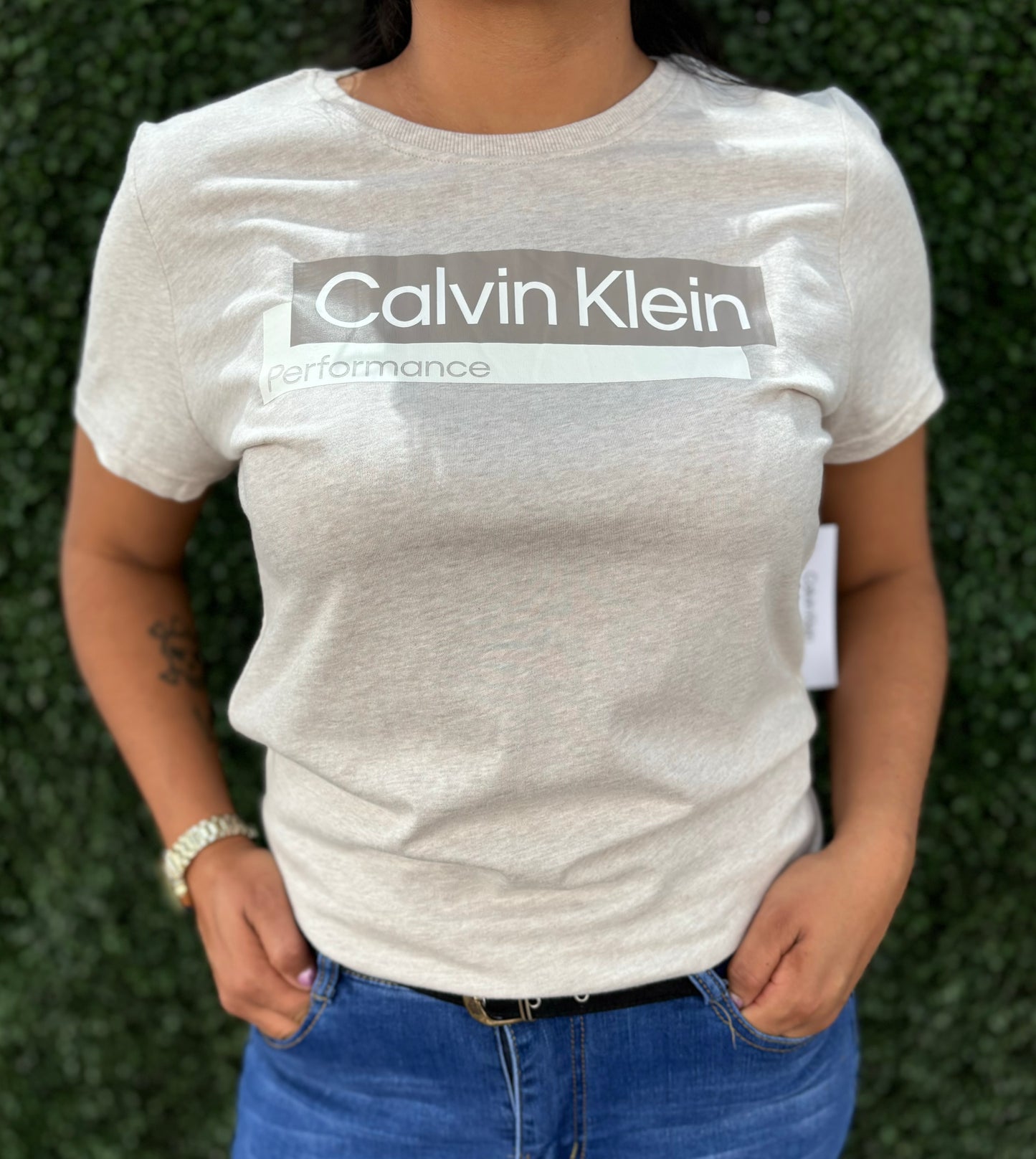 Playera Calvin K arena
