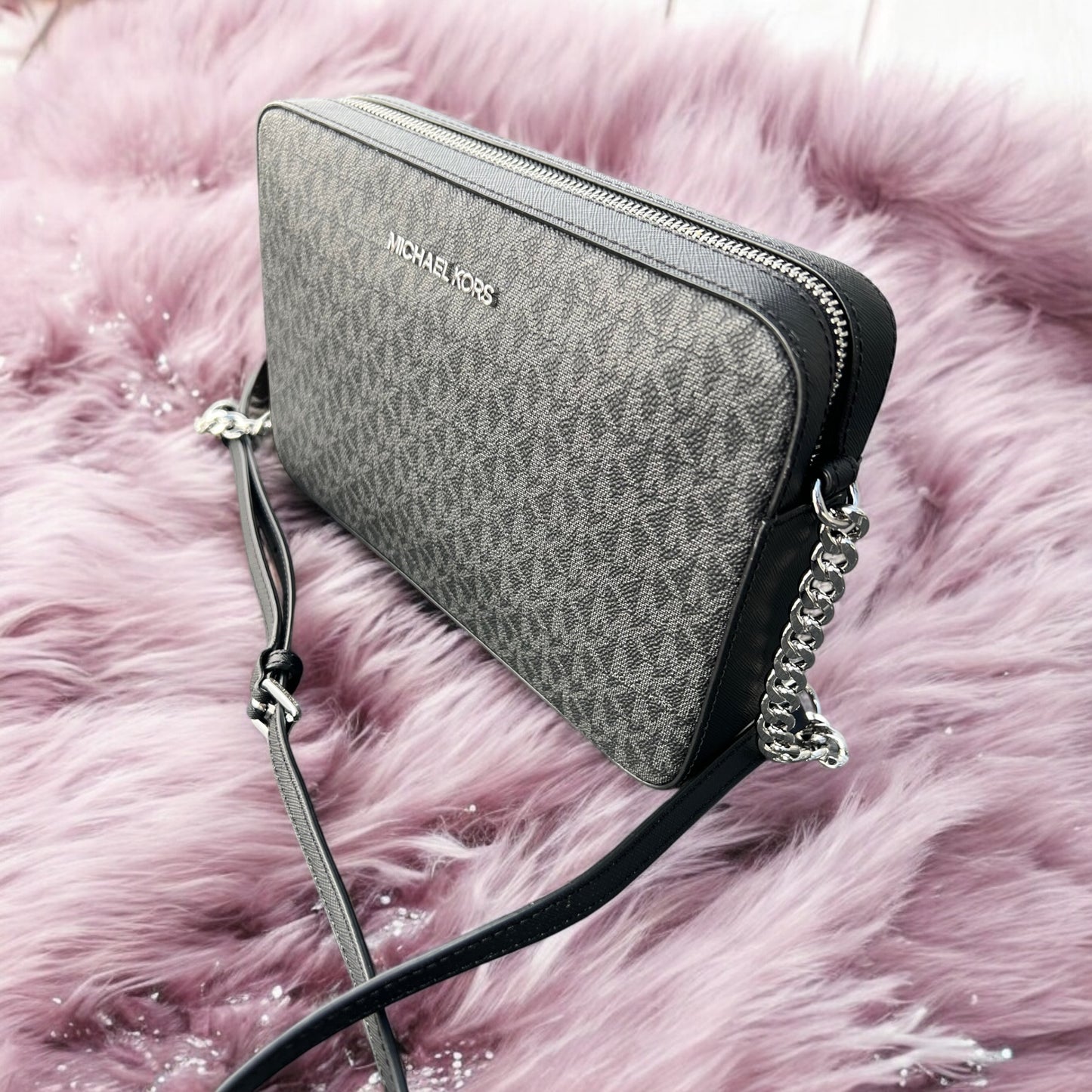 Crossbody michael k monogram negro/gris 1