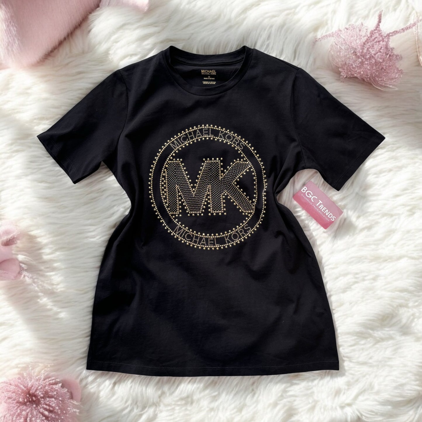Playera Michael K negra con brillos dorados