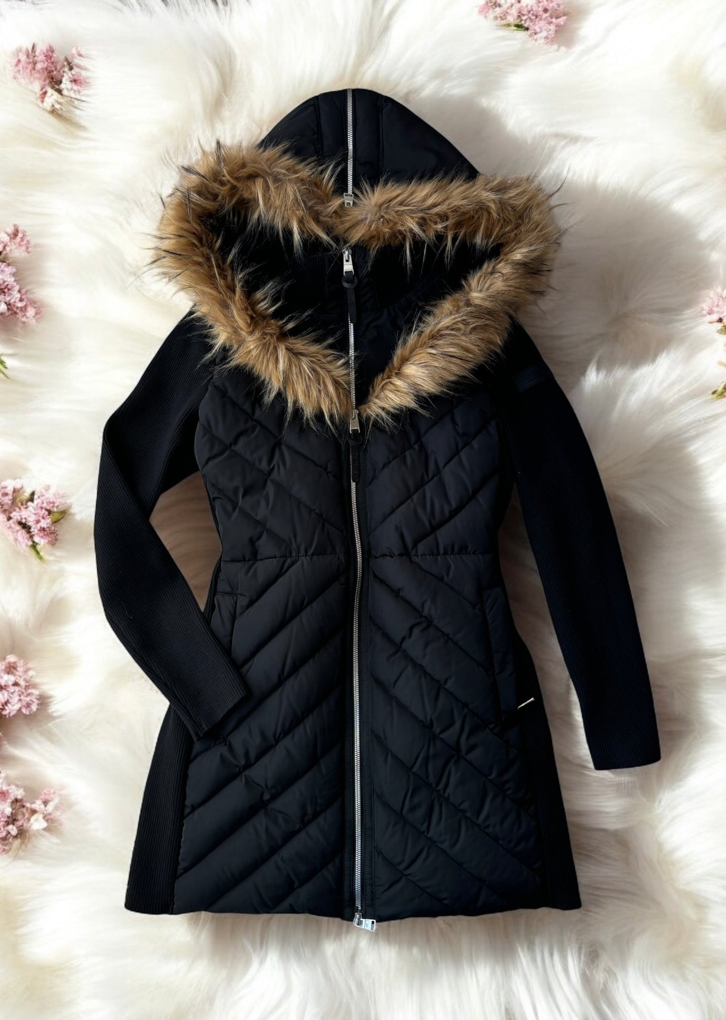 Chamarra Calvin K negra con peluche color café