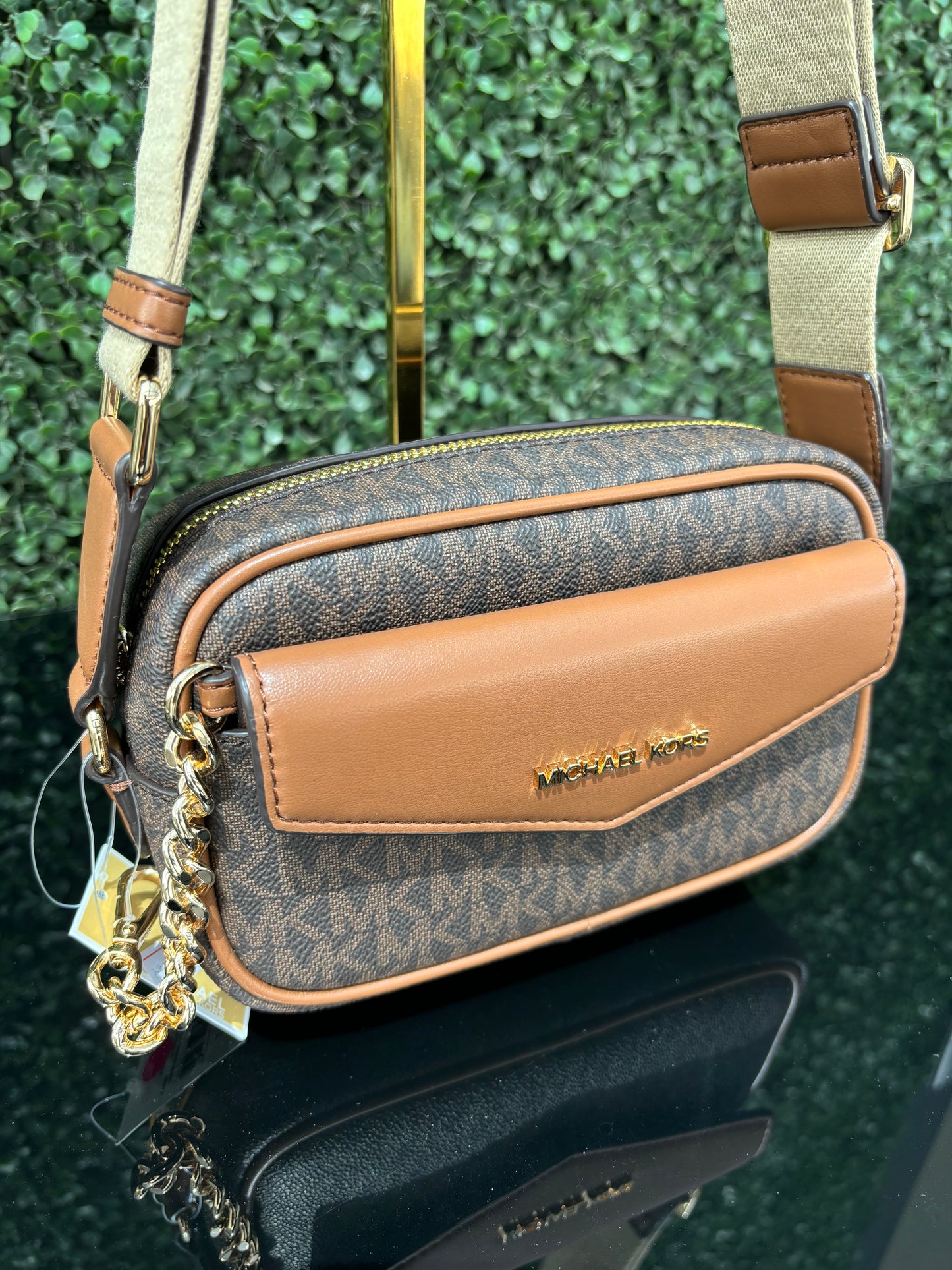 Crossbody Michael K café/chocolate con tarjetero