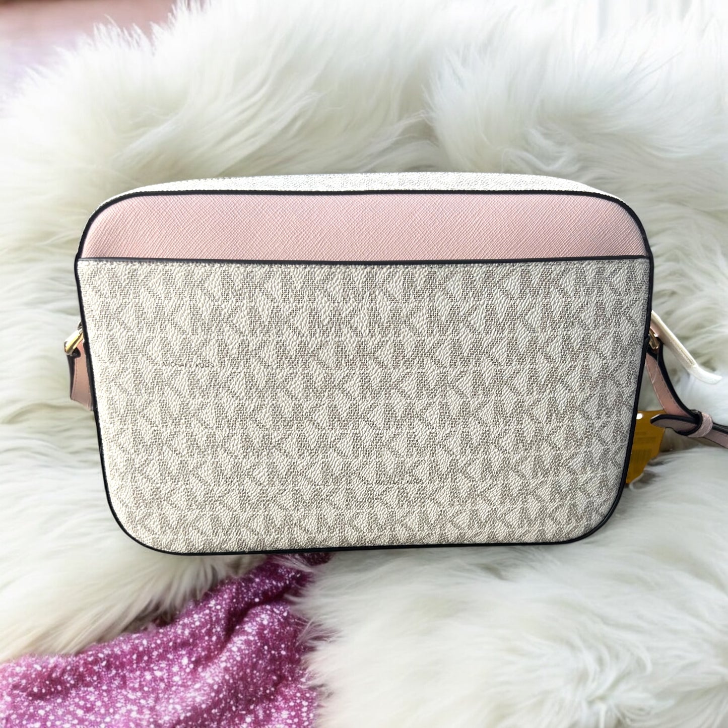 Crossbody Michael k vanilla/rosa con cadena enfrente
