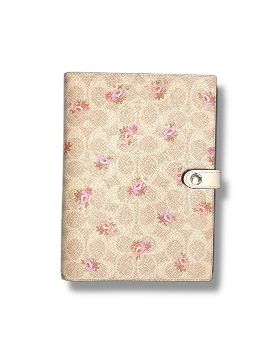 Libreta Coach beige con cambas/flores