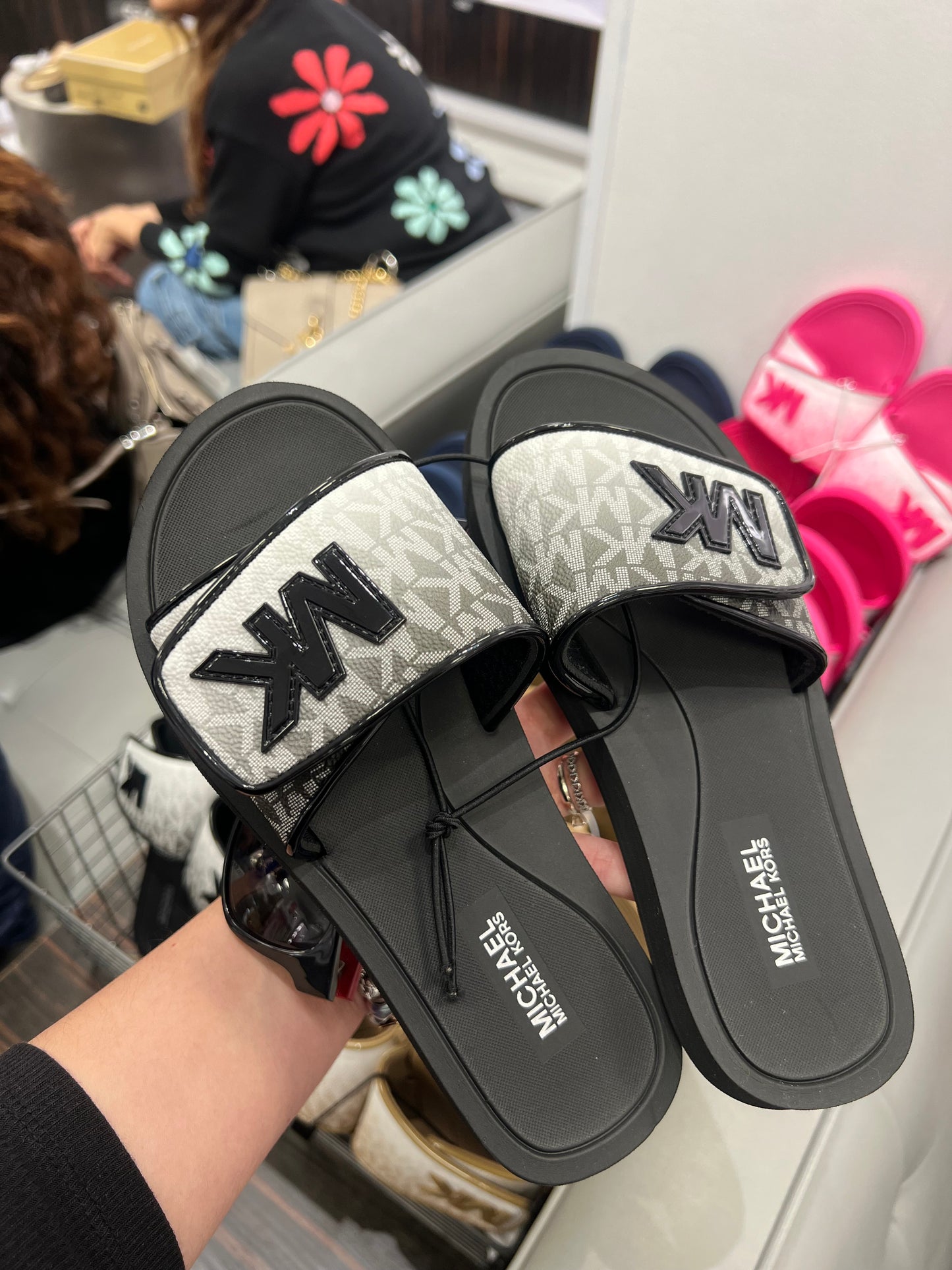 Sandalias Michael K negra/blanco y placa de goma