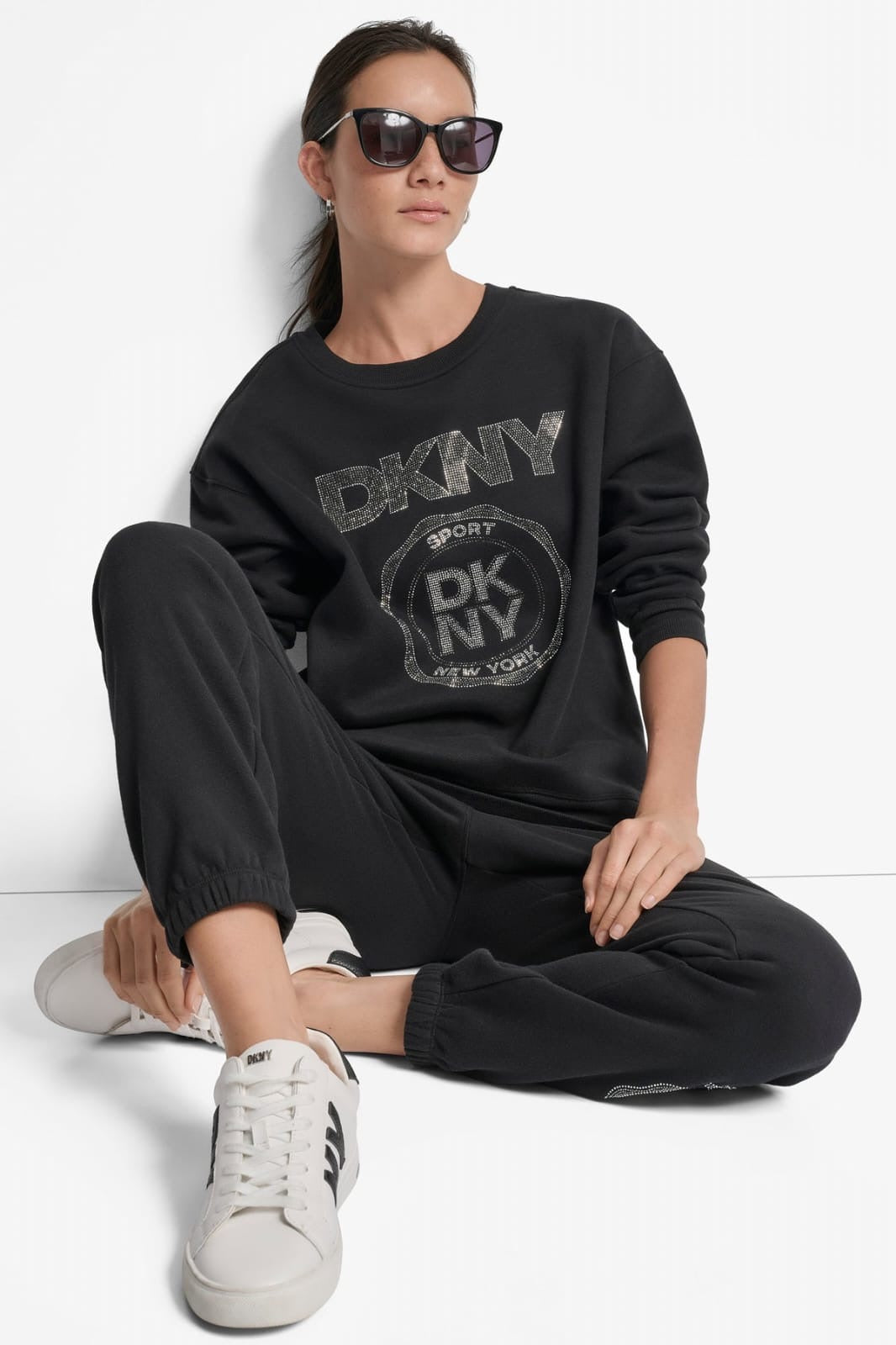 Sudadera DKNY negra con brillos
