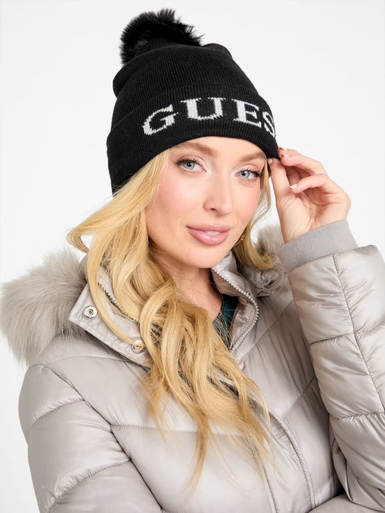 Gorro Guess negro con letras blancas