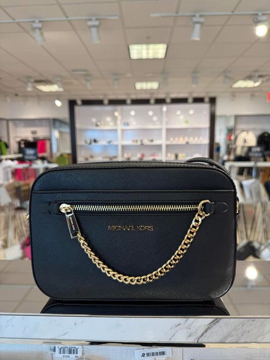 Crossbody Michael k negra con cadena dorad