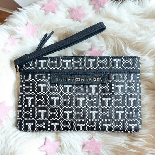 Muñequera Tommy H negra con monogram blanco