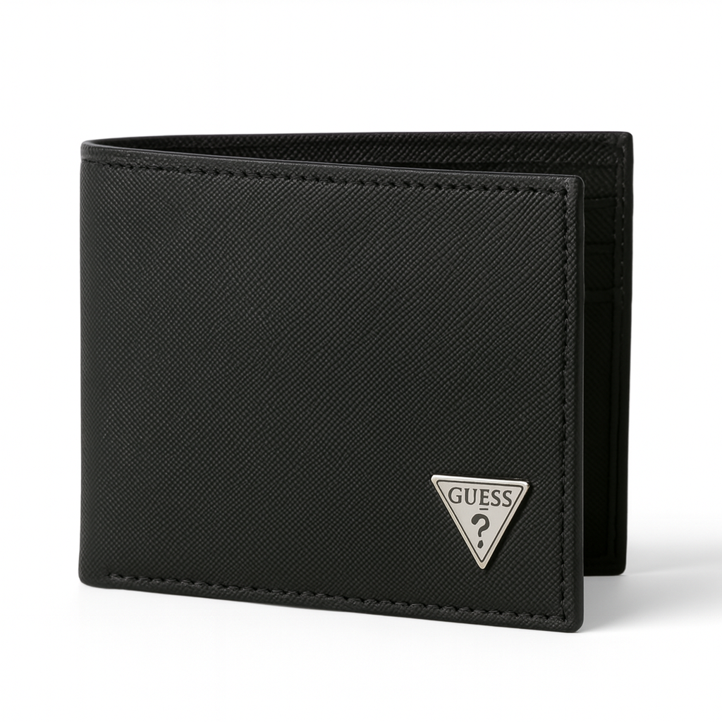Cartera Guess. Negra con placa plateada en triángulo