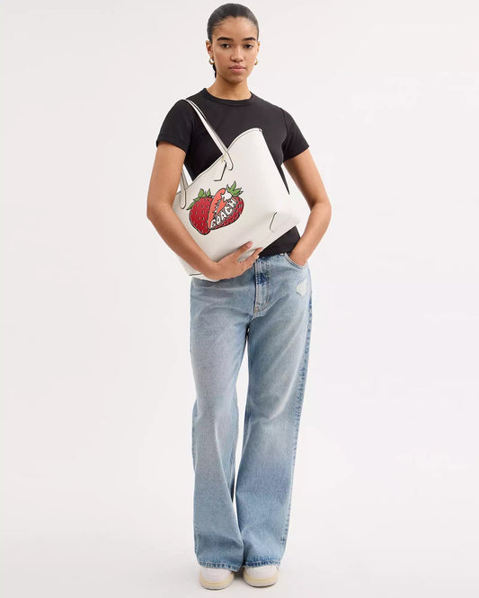 Tote Coach crema con fresas grandes