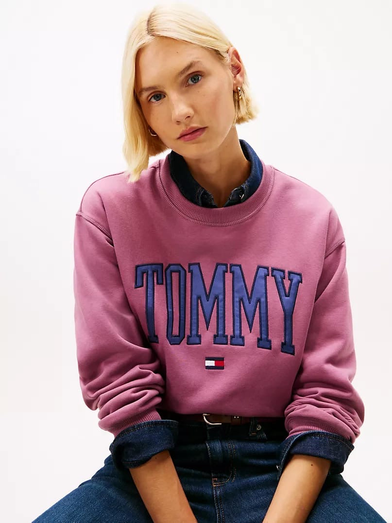 Sudadera Tommy H lila, letras azul