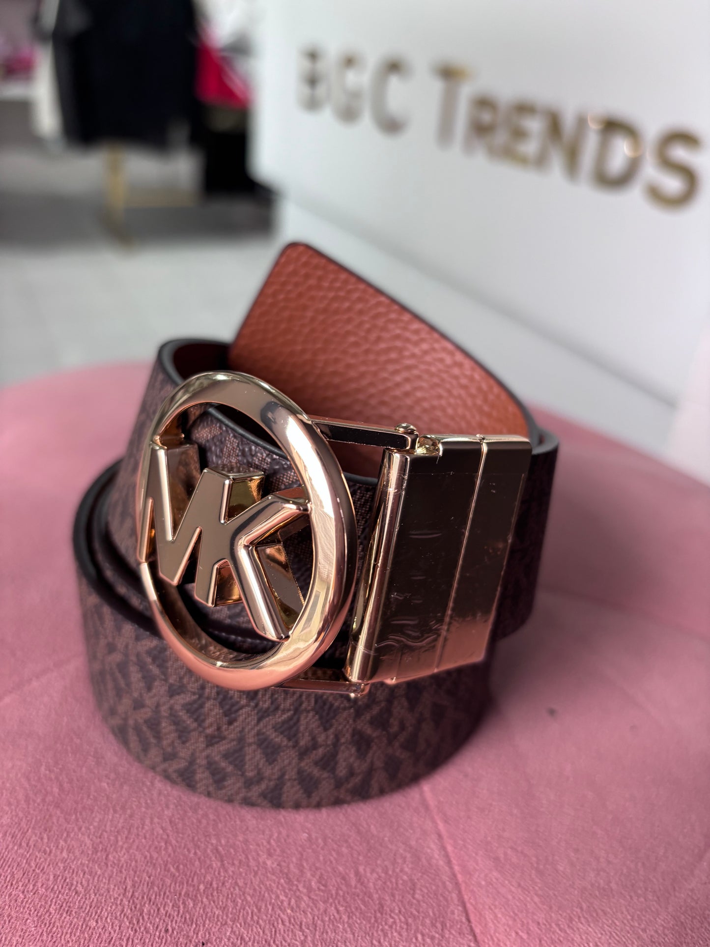 Cinturón Michael K reversible camel/camel con monogram