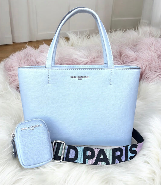 Tote Karl L azul claro con monedero y strap de colores