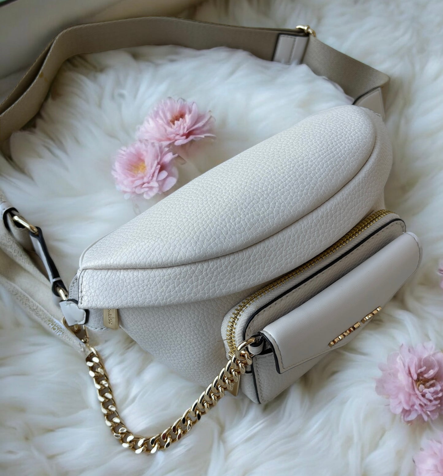 Crossbody Michael K crema con tarjetero