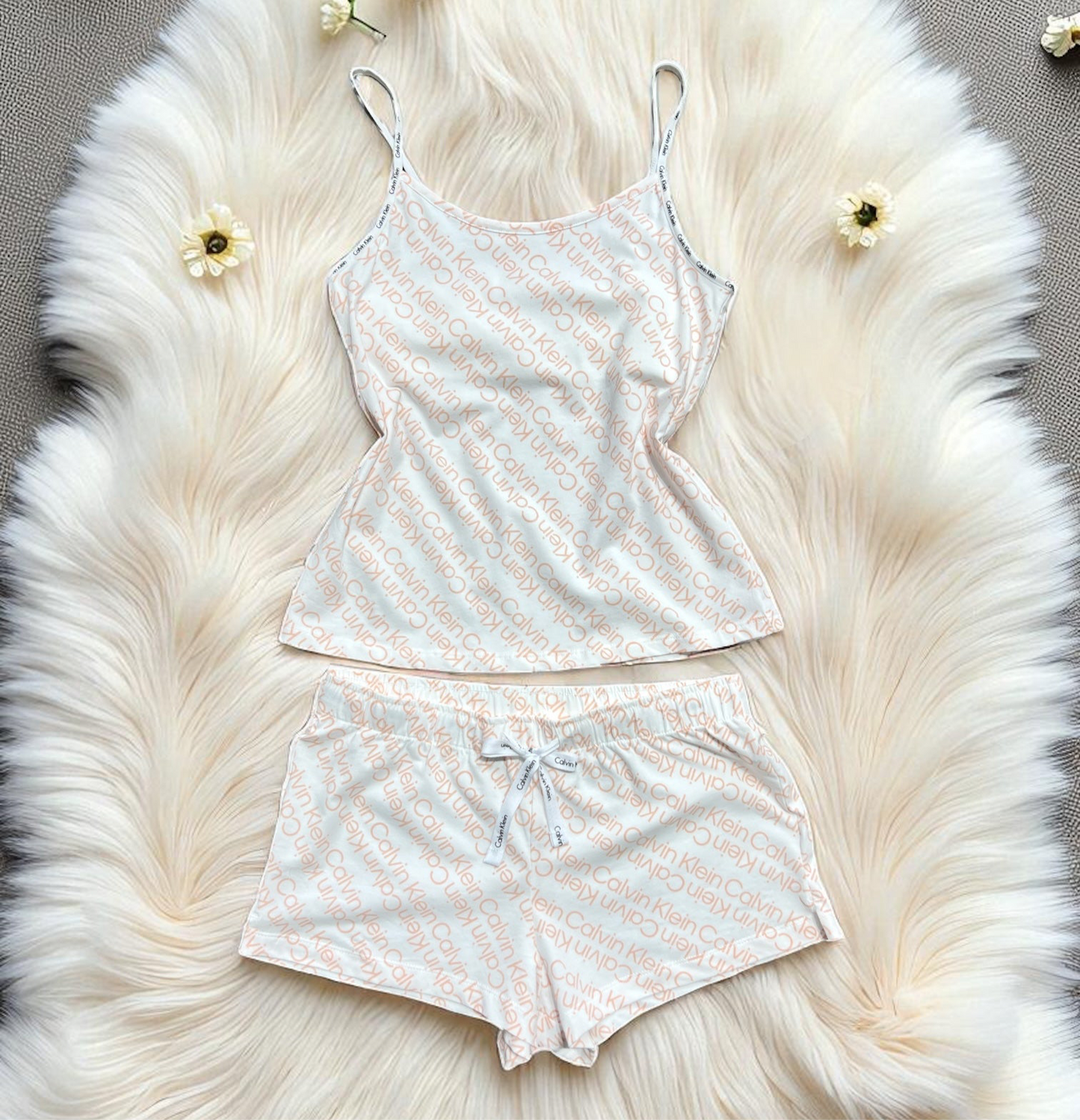 Pijama Calvin K blanca monogram mamey