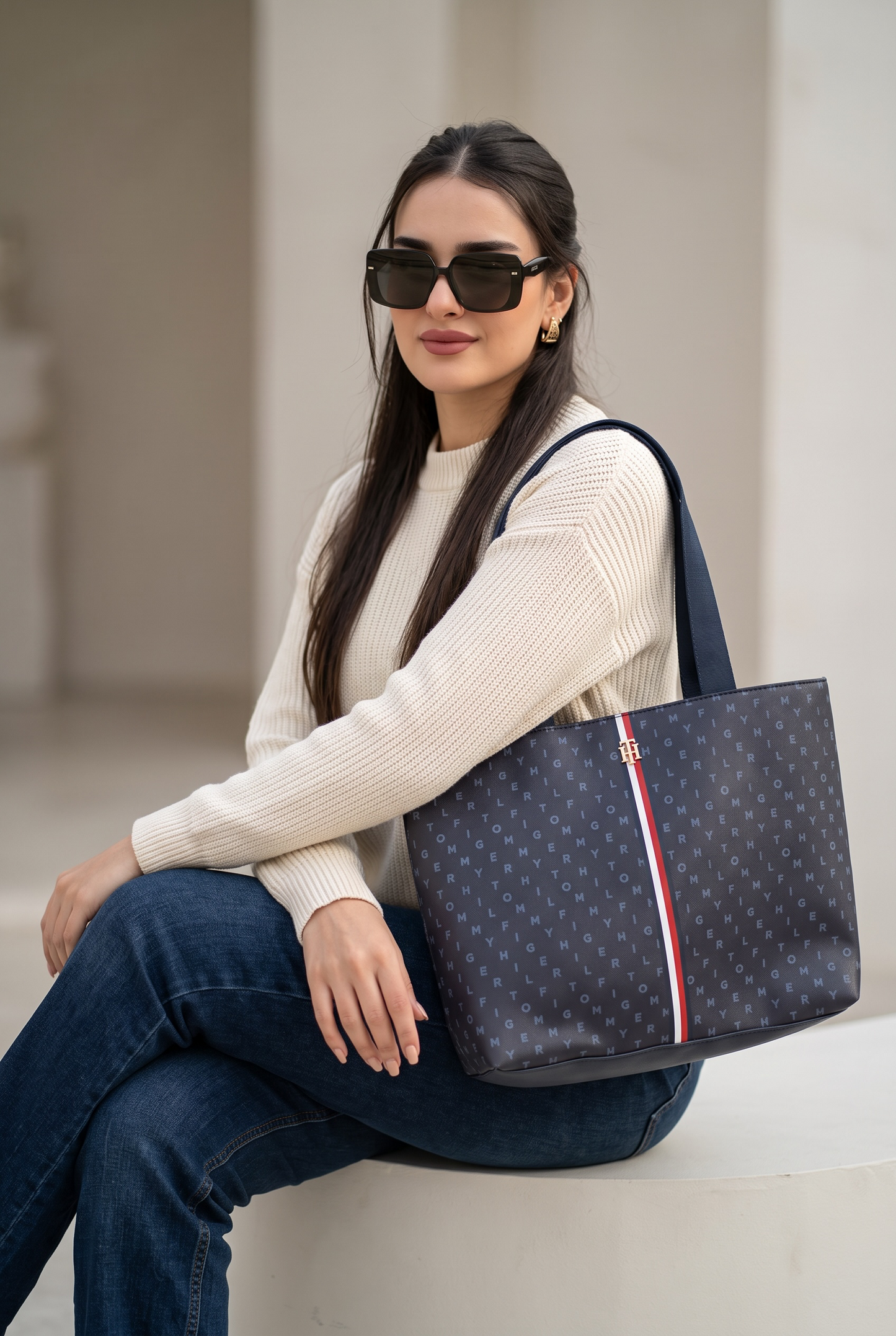 Tote Tommy H azul marino strap tela
