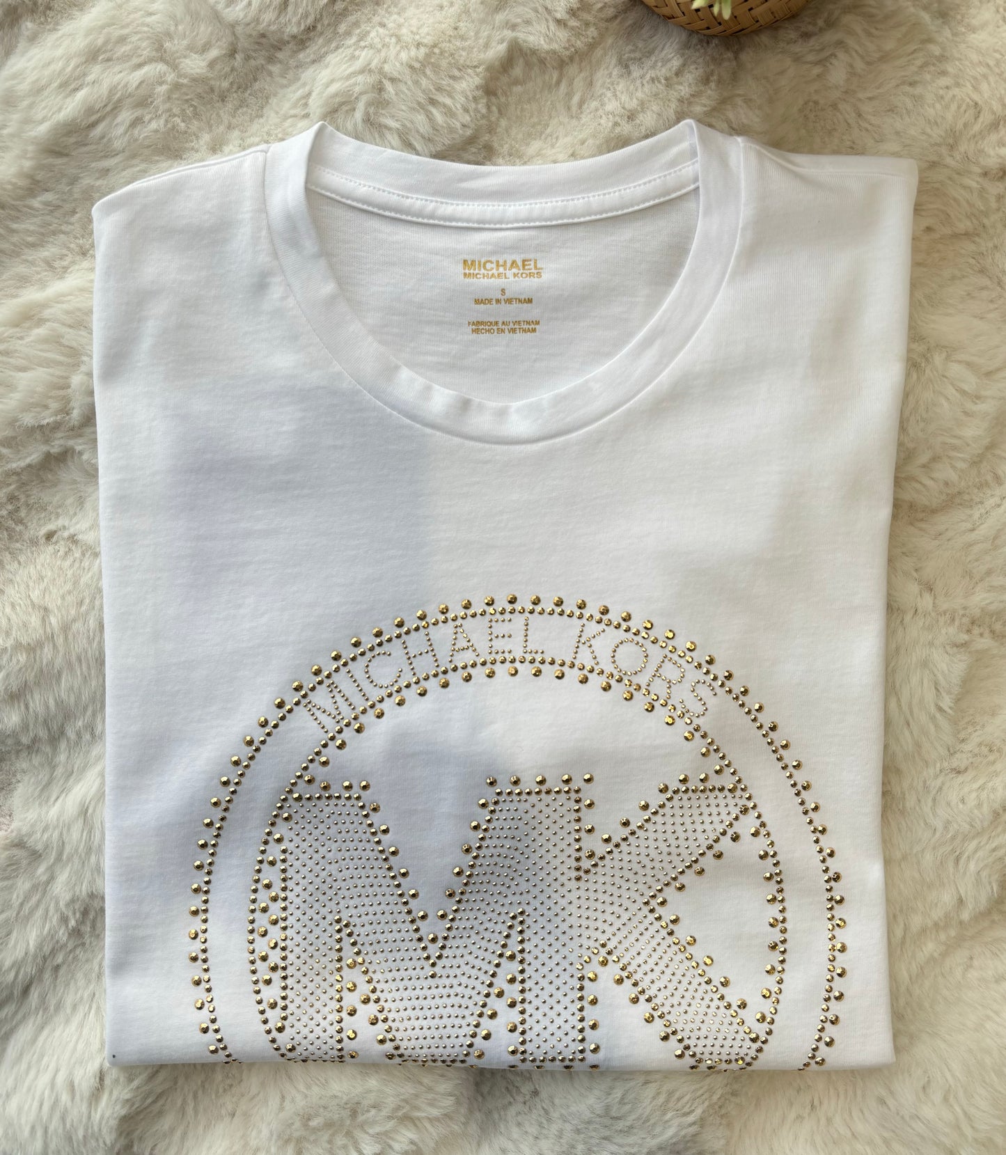 Playera Michael K blanca con brillos dorados