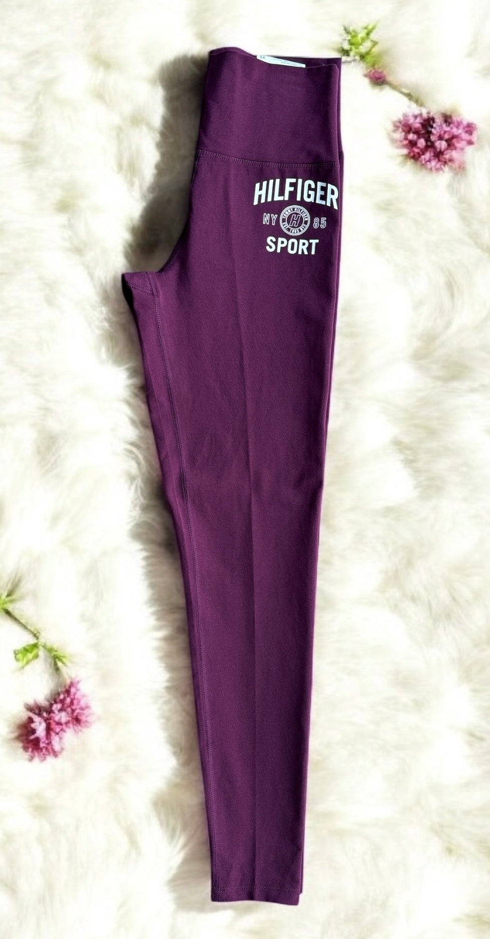 Leggings Tommy H uva con letras blancas