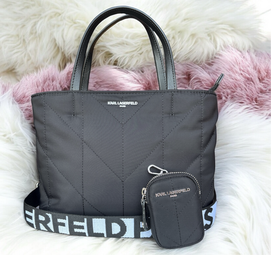 Tote Karl L negra con monedero capitonada