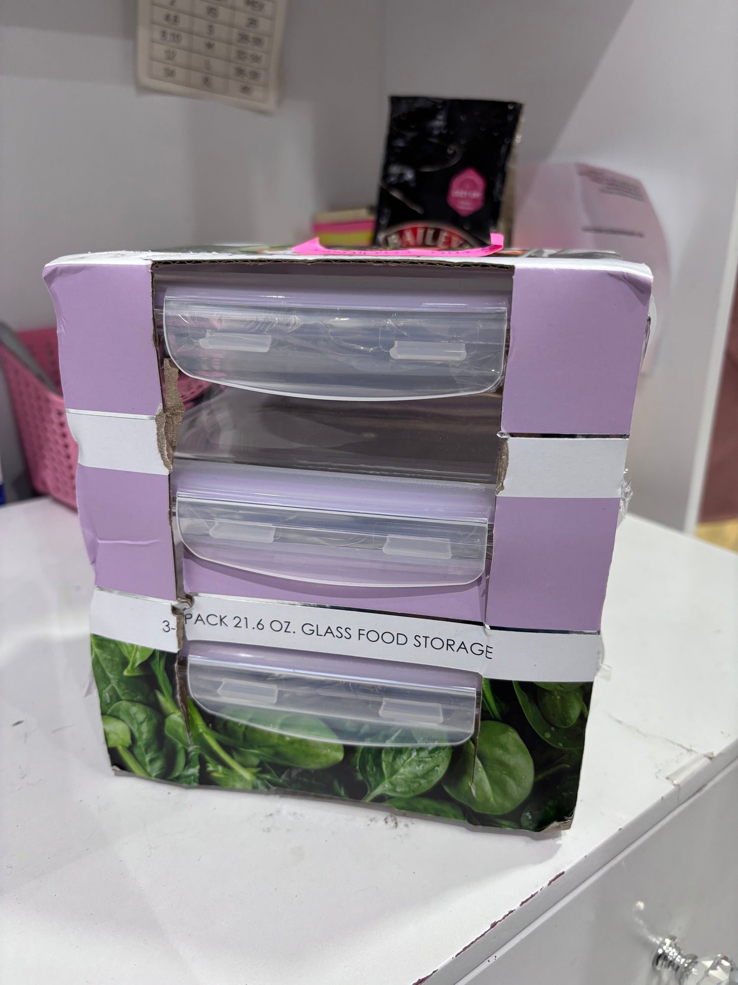 Contenedores Tahari transparentes con lila
