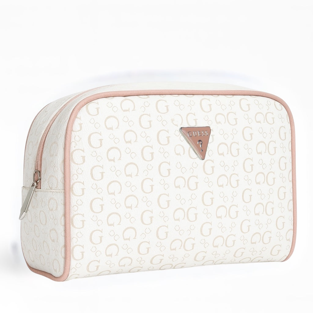 Cosmetiquera Guess crema con rosa, y placa rosa
