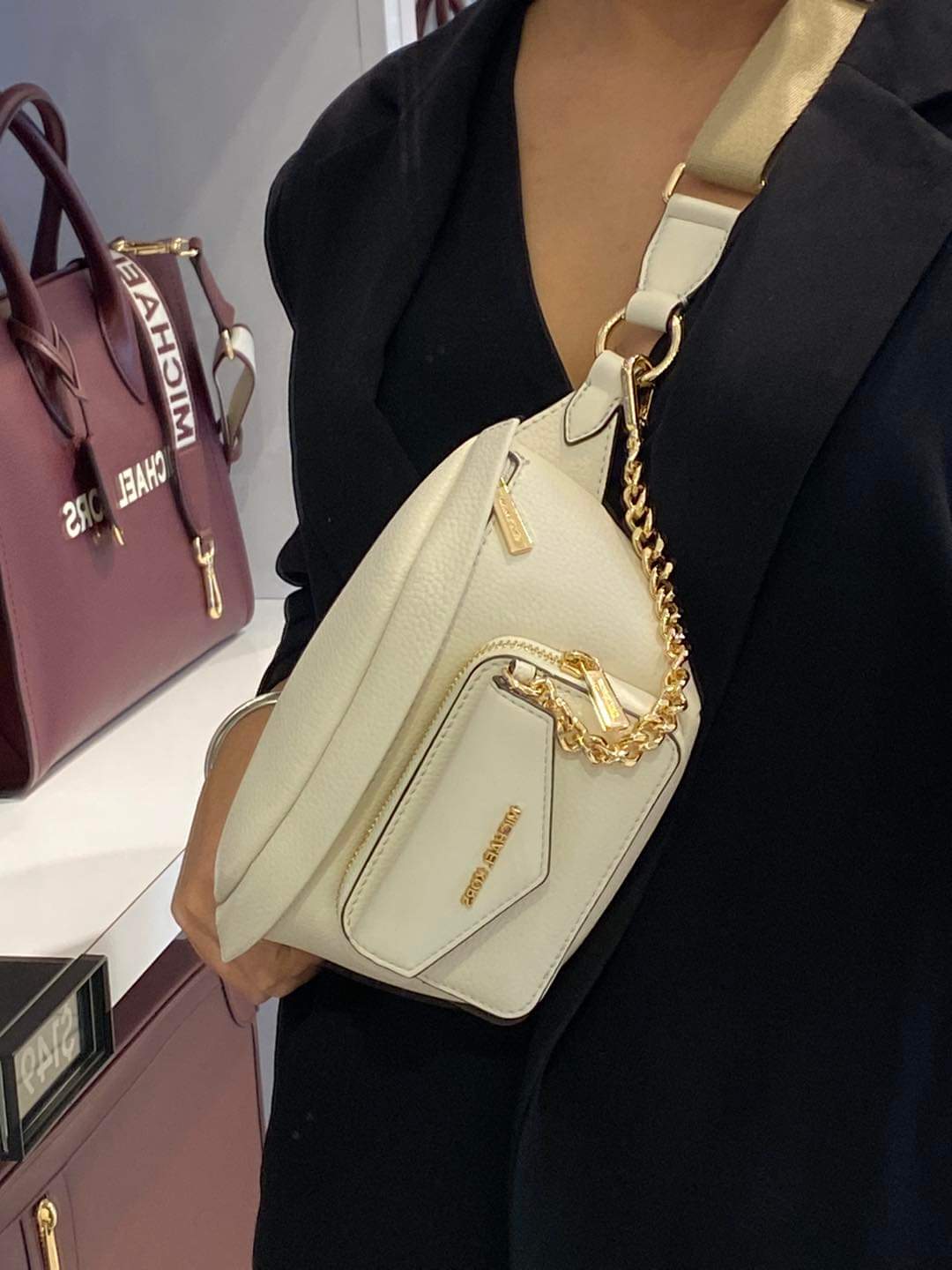 Crossbody Michael K crema con tarjetero