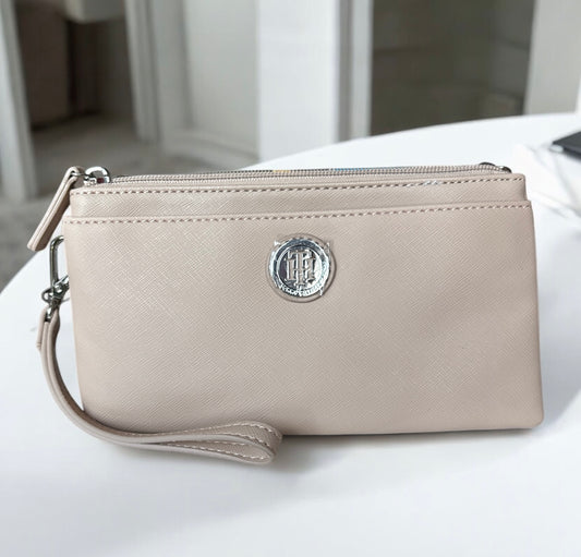 Muñequera Tommy H nude doble cierre placa plateada