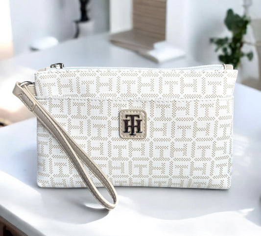Muñequera Tommy H blanca con monogram beige con placa plateada TH