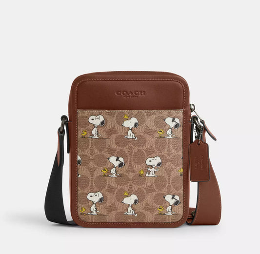 Crossbody Coach Peanuts Sullivan, estampado Snoopy