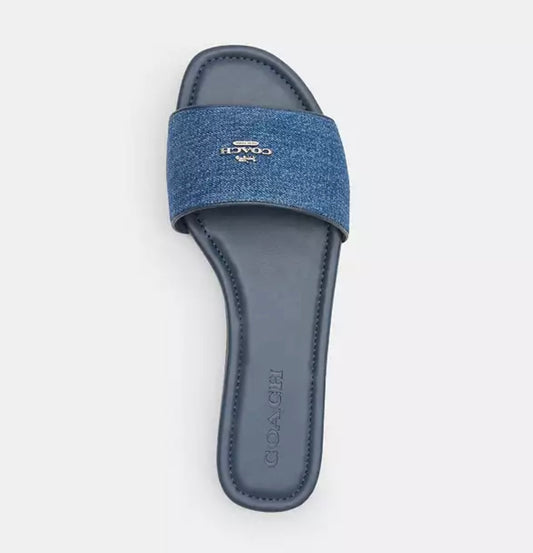 Sandalias Coach mezclilla con placa plateada