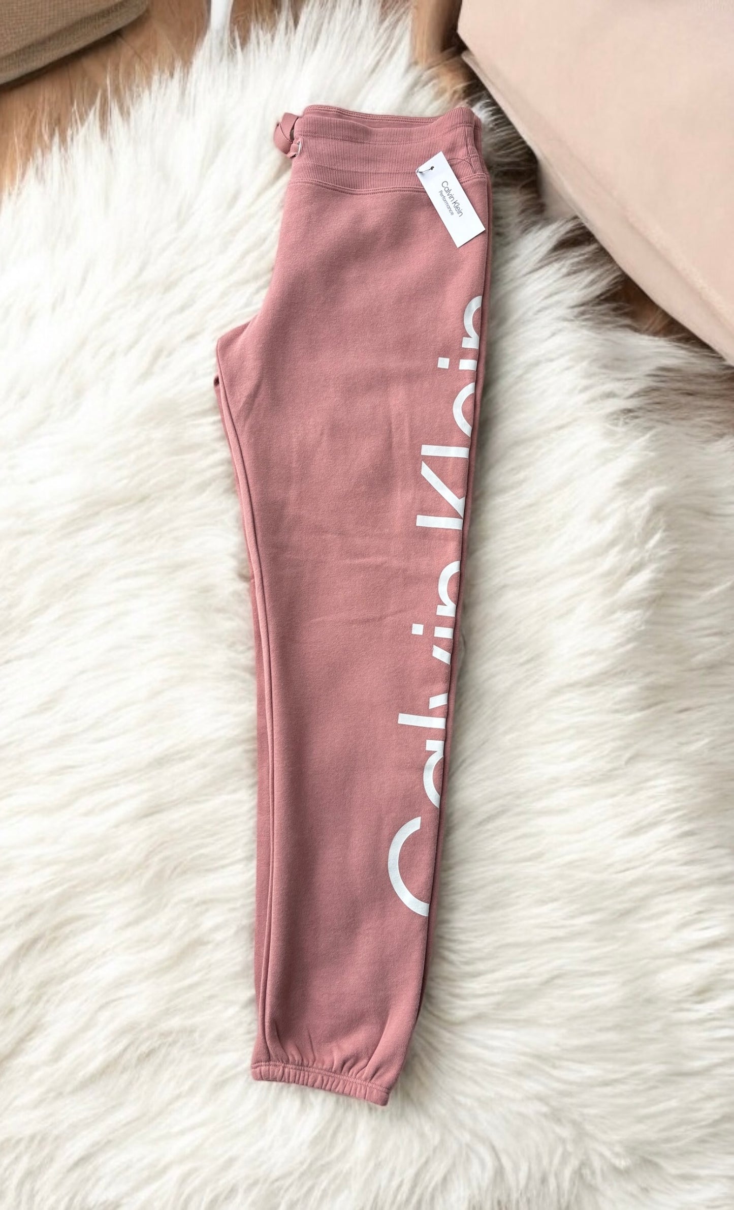 Pants Calvin K Rosa con letra blancas