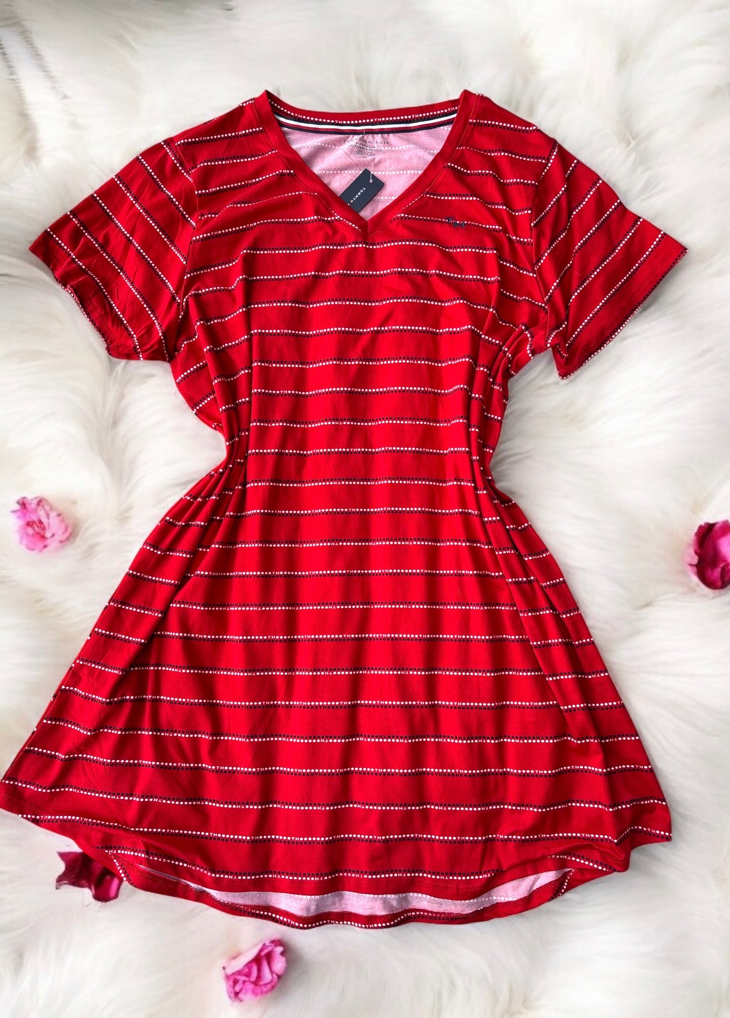 Pijama Tommy H roja con puntos blancos y azul