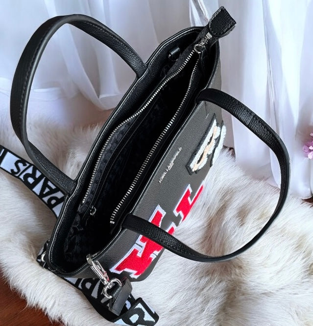 Tote Karl L negra, strap, monedero y parches bordados KL/rojo y Karl y su gatito blancos