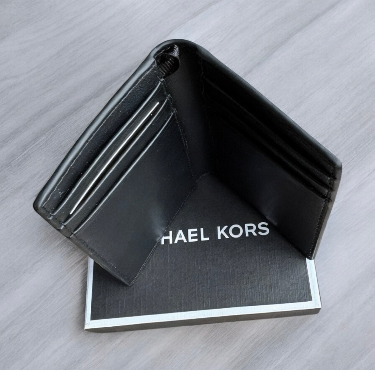 Cartera Michael k blanca con monogram para caballero