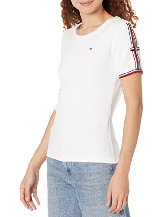 Playera Tommy H blanca, abertura y listón en mangas, blanco, rojo y azul marino