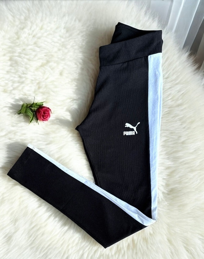 Leggins Puma negro con línea y logo blanco