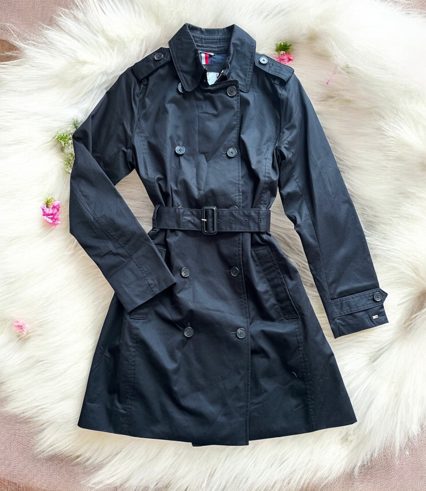 Gabardina Tommy H negra con cinturón