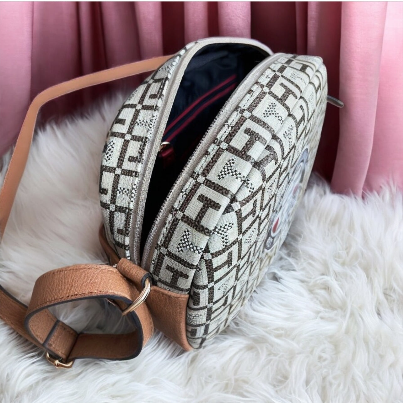 Crossbody Tommy H verde con camel y logo grande