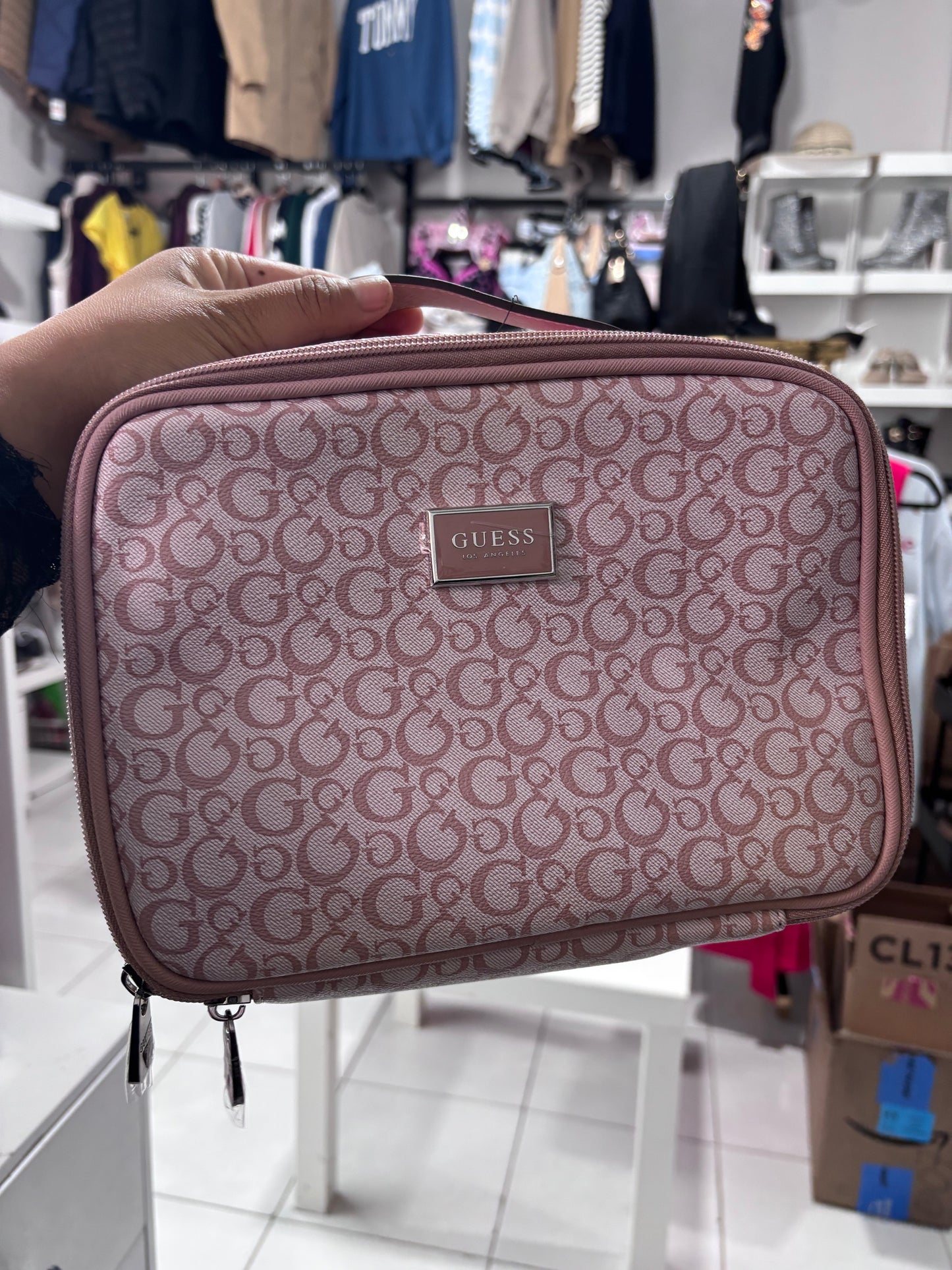 Cosmetiquera Guess rosa