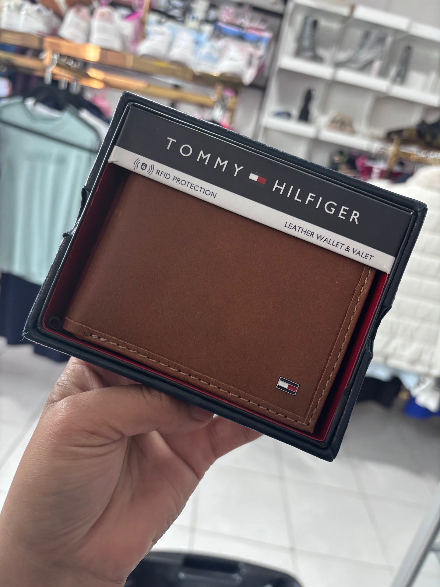 Cartera Tommy Hilfiger camel
