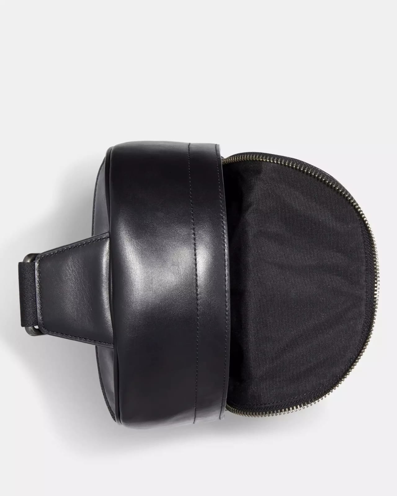 Pechera Coach negra con monogram para caballero West pack